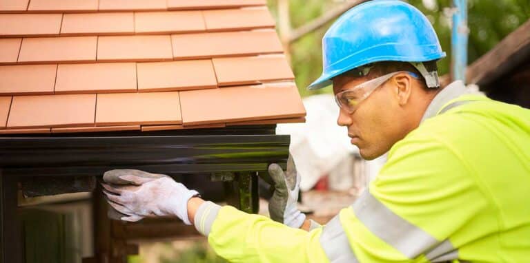 rain-gutters-installer